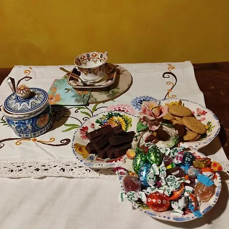 Lovely Casa Paola Villlafranca Centro 住宿加早餐酒店
